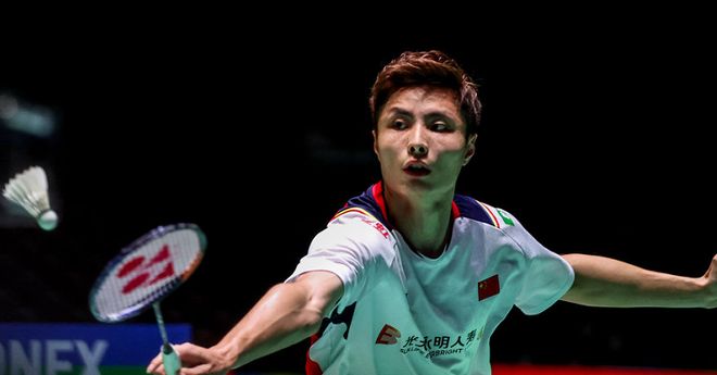 她不仅以 她不仅以