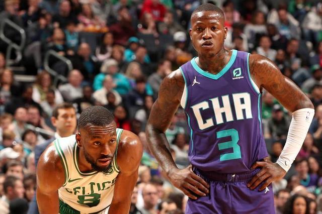 的助威声中 的助威声中